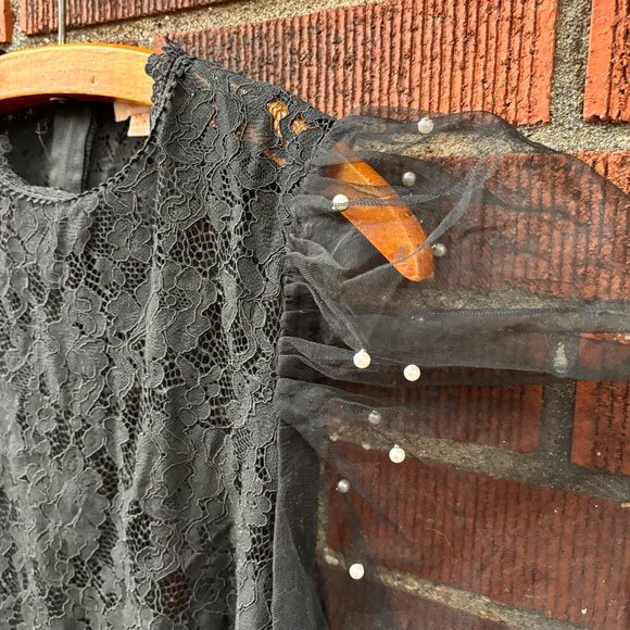 Black lace blouse with mesh sleeves pearl embellishment - Picture 2 of 7